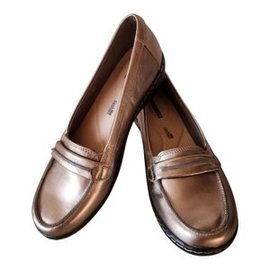 Clarks Women's Gold Metallic Loafers Size 8